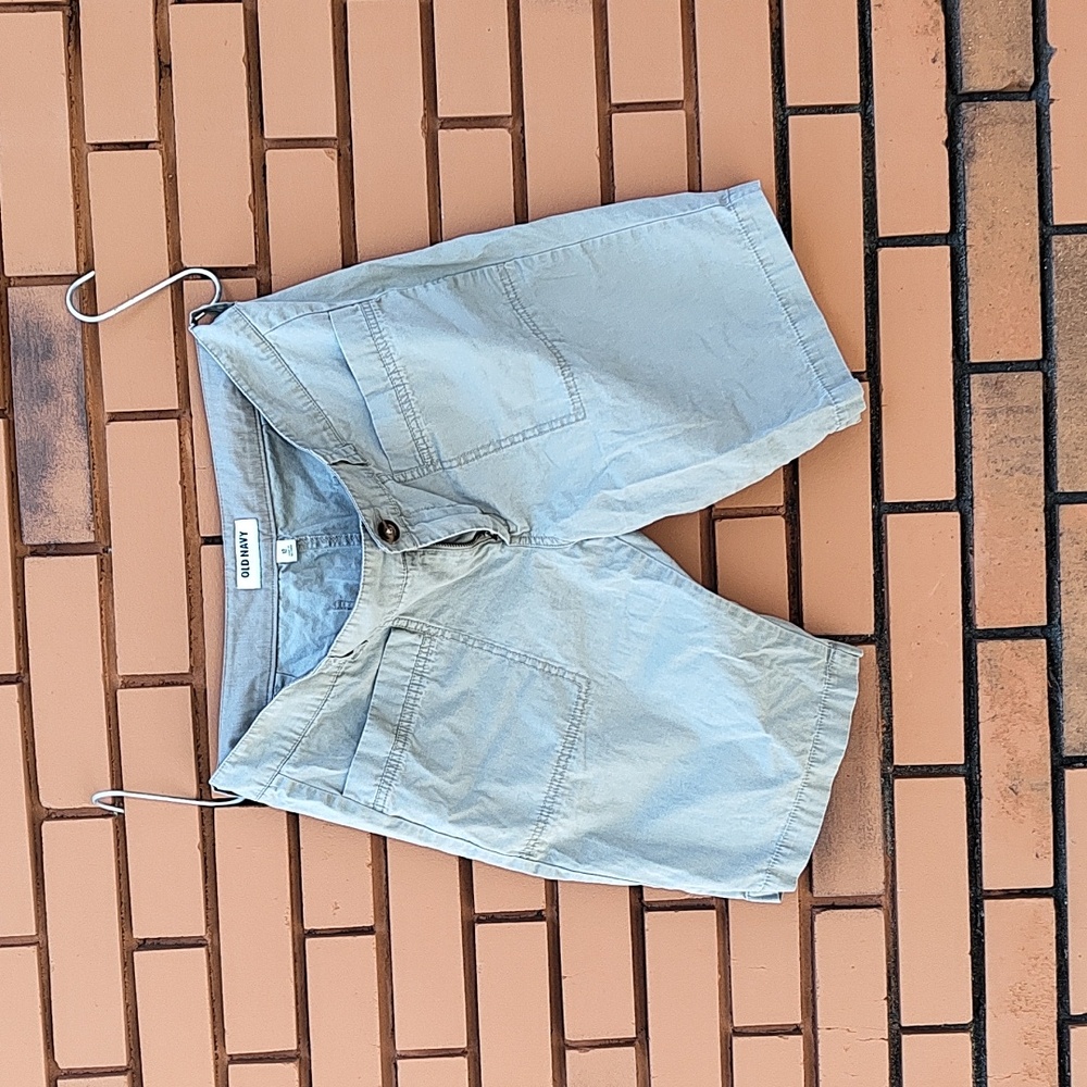 Sz 12 taupe color old navy Bermuda shorts
